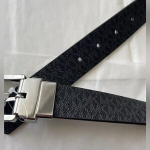 Michael Kors NWT One Belt Twist Reversible Belt Brown And Black